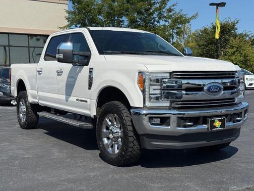 White 2019 Ford F-350 Lariat