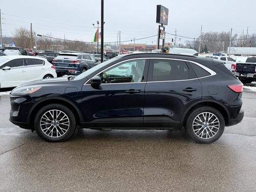 2021 Ford Escape Titanium