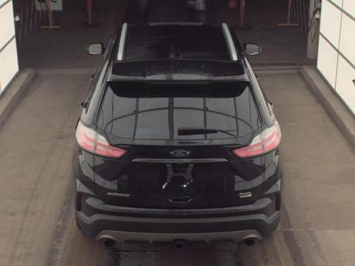 Black 2020 Ford Edge SEL