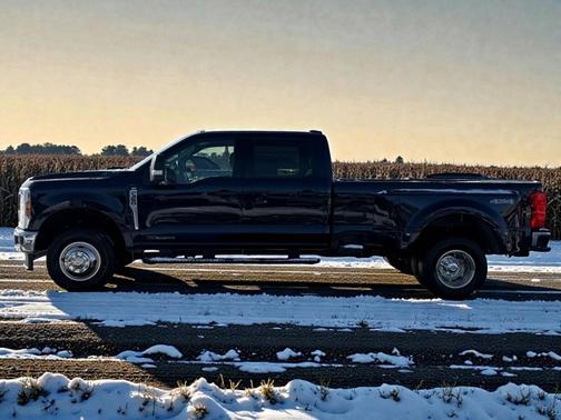 Blue 2025 Ford F-350 XLT