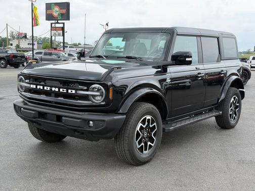 Black 2023 Ford Bronco Outer Banks