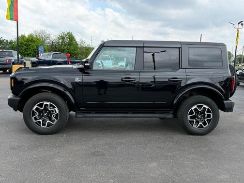 Black 2023 Ford Bronco Outer Banks