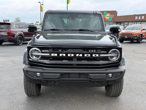 Black 2023 Ford Bronco Outer Banks