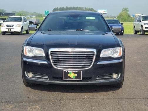 Photo 2 of 22 of 2014 Chrysler 300C Base