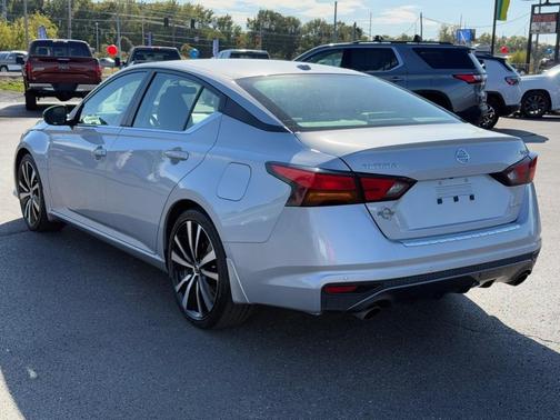 2022 Nissan Altima SR VC-Turbo FWD