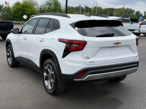 White 2025 Chevrolet Trax LT