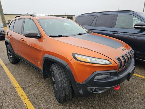 Tan 2014 Jeep Cherokee Trailhawk