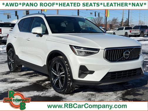 2023 Volvo XC40 B5 Plus Bright Theme