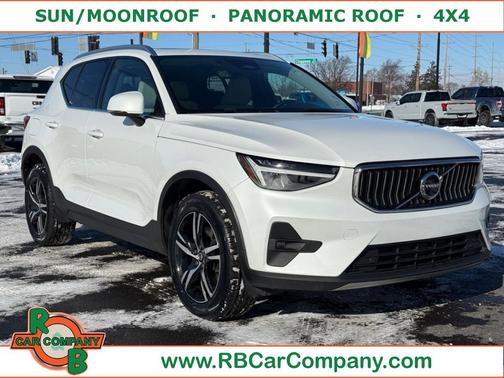 2023 Volvo XC40 B5 Plus Bright Theme
