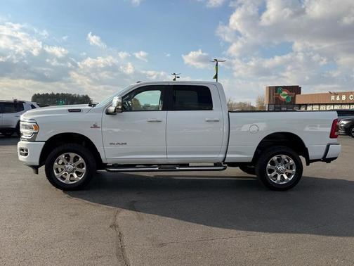 2023 RAM 2500 Laramie Crew Cab 4x4 6'4' Box
