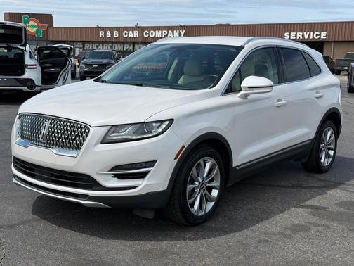 White 2019 Lincoln MKC Select
