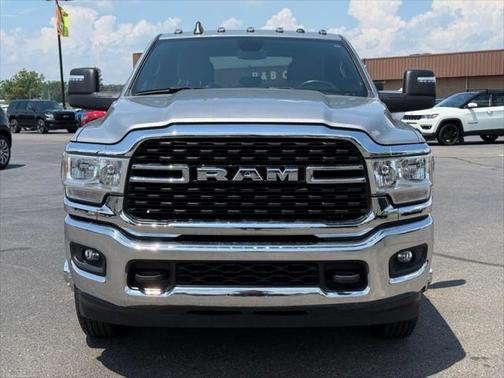 2024 RAM 3500 Big Horn Crew Cab 4x4 8' Box