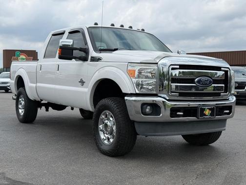 White 2013 Ford F-250 Lariat