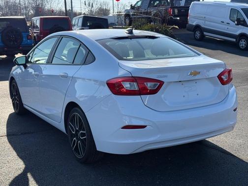 2016 Chevrolet Cruze LS Auto