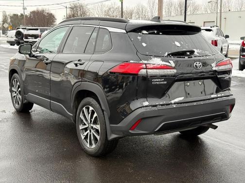2022 Toyota Corolla Cross XLE