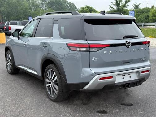 2022 Nissan Pathfinder Platinum 4WD