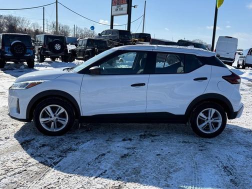 2022 Nissan Kicks S
