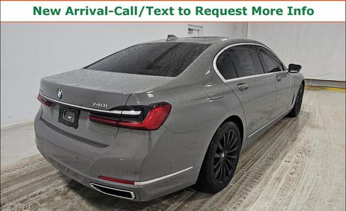 Gray 2022 BMW 740 i xDrive