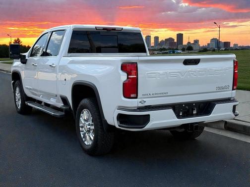White 2024 Chevrolet Silverado 2500 High Country