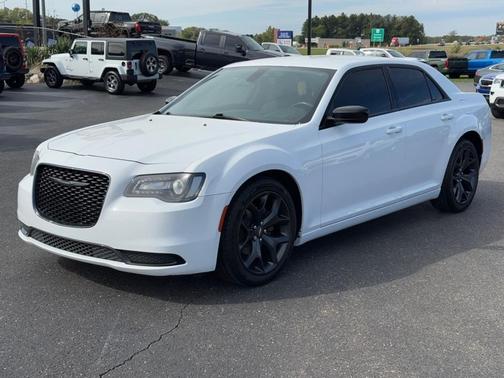 2020 Chrysler 300 Touring