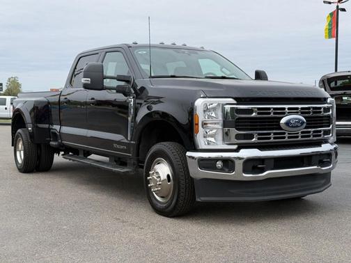 Black 2025 Ford F-350 XLT
