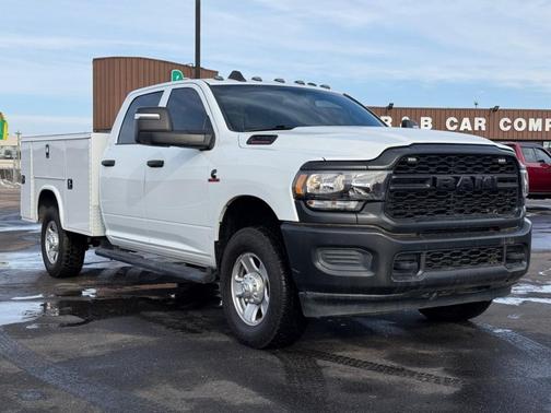 2024 RAM 2500 Tradesman Crew Cab 4x4 8' Box
