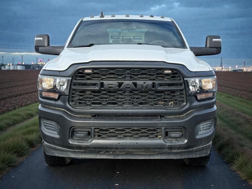 2024 RAM 2500 Tradesman Crew Cab 4x4 8' Box