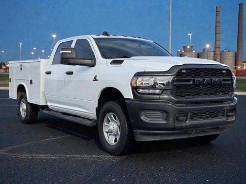 2024 RAM 2500 Tradesman Crew Cab 4x4 8' Box
