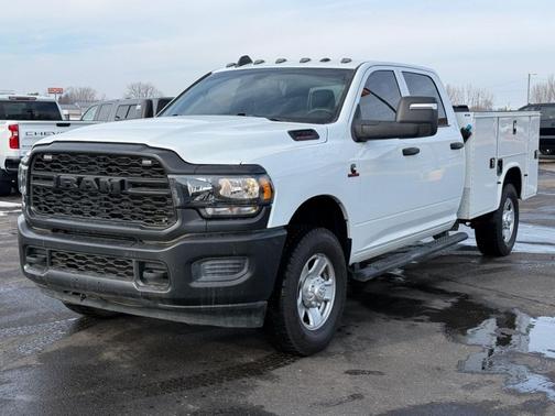 2024 RAM 2500 Tradesman Crew Cab 4x4 8' Box