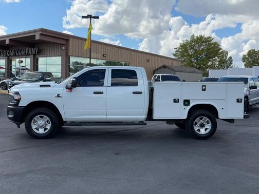 2024 RAM 2500 Tradesman Crew Cab 4x4 8' Box