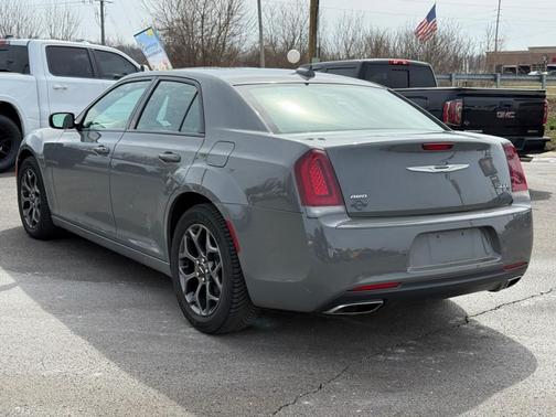 2018 Chrysler 300 S