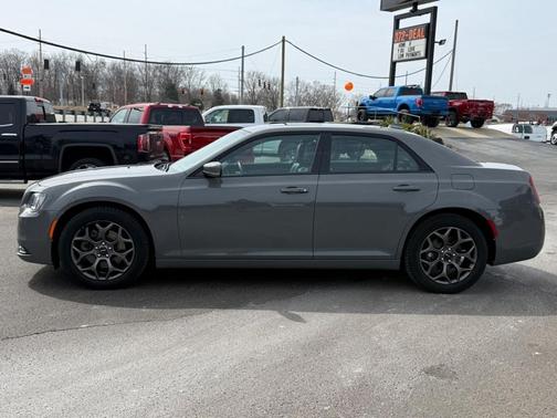 2018 Chrysler 300 S
