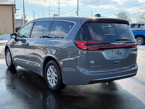 Ceramic Gray Clearcoat 2025 Chrysler Pacifica L