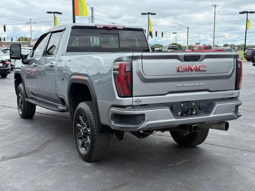 2024 GMC Sierra 2500 AT4
