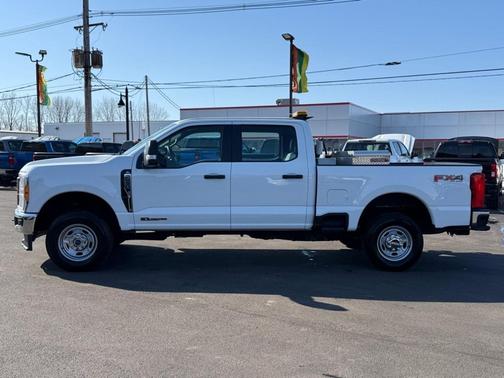 White 2023 Ford F-250 XL