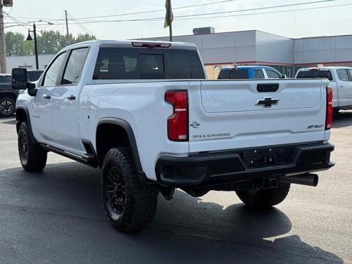 2025 Chevrolet Silverado 2500 4WD Crew Cab Standard Bed ZR2