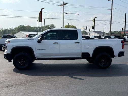 2025 Chevrolet Silverado 2500 4WD Crew Cab Standard Bed ZR2