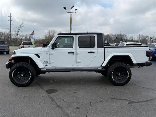 2022 Jeep Gladiator Overland