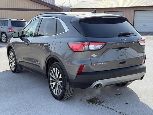 2022 Ford Escape Titanium