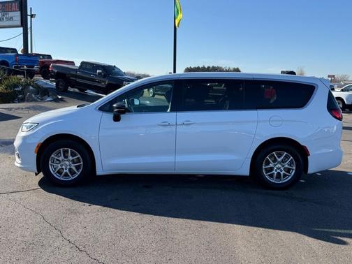 2025 Chrysler Pacifica L