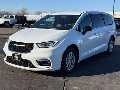 2025 Chrysler Pacifica L