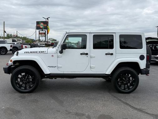 White 2015 Jeep Wrangler Unlimited Rubicon