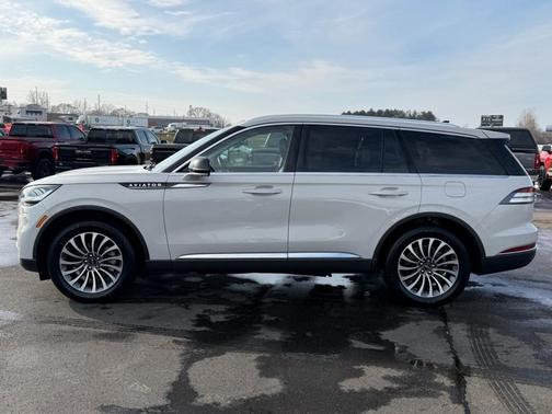 White 2021 Lincoln Aviator Reserve AWD