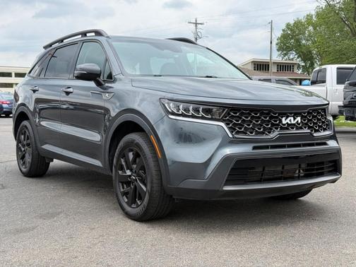 Gray 2022 Kia Sorento S