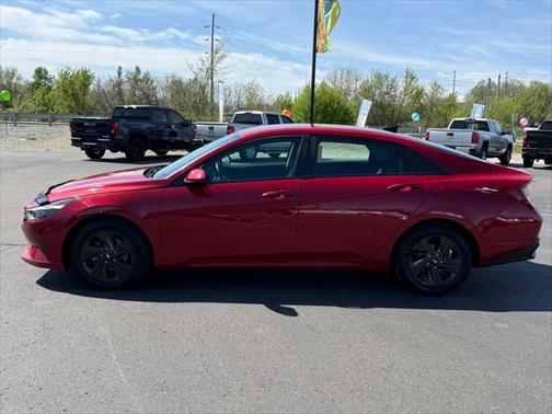 2021 Hyundai ELANTRA Preferred IVT