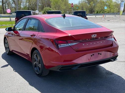 2021 Hyundai ELANTRA Preferred IVT
