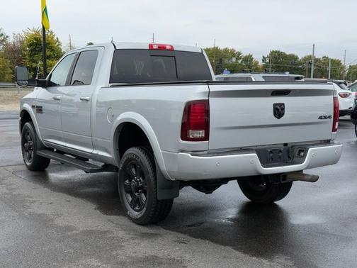 2017 RAM 2500 Laramie Crew Cab 4x4 6'4' Box