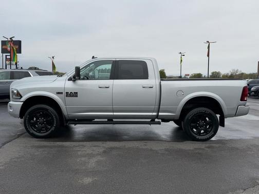 2017 RAM 2500 Laramie Crew Cab 4x4 6'4' Box
