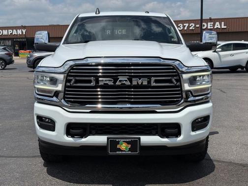Bright White Clearcoat 2023 RAM 2500 Laramie