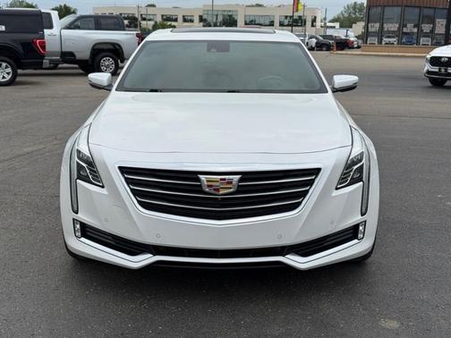 White 2018 Cadillac CT6 3.6L Luxury